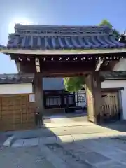 東漸寺の山門