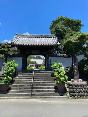 香勝寺の山門・神門