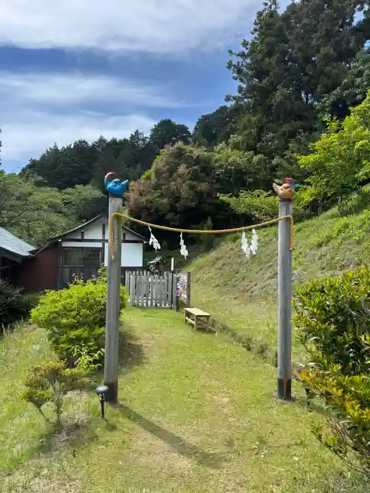 谷崎天神社の{uncategorized: "未分類", other: "その他", undefined: "問題あり", building: "その他建物", grave: "お墓", sacred_gate: "鳥居", guardian: "狛犬", statue: "像", buddha: "仏像", history: "歴史", nature: "自然", garden: "庭園", animal: "動物", pagoda: "塔", temizu: "手水舎", mountain_gate: "山門・神門", sanctuary: "本殿・本堂", subordinate: "末社・摂社", art: "芸術", scenery: "景色", jizo: "地蔵", ema: "絵馬", goshuin: "御朱印", omikuji: "おみくじ", items: "授与品その他", amulet: "お守り", goshuincho: "御朱印帳", eats: "食事", festival: "お祭り", votive_dance: "神楽", shichigosan: "七五三参", wedding: "結婚式", experience: "体験その他", initially: "初詣", around: "周辺", anti_infection: "感染症対策"}