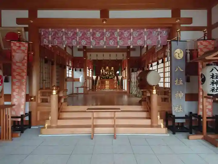 八柱神社の本殿・本堂