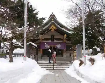 彌彦神社　(伊夜日子神社)の本殿・本堂