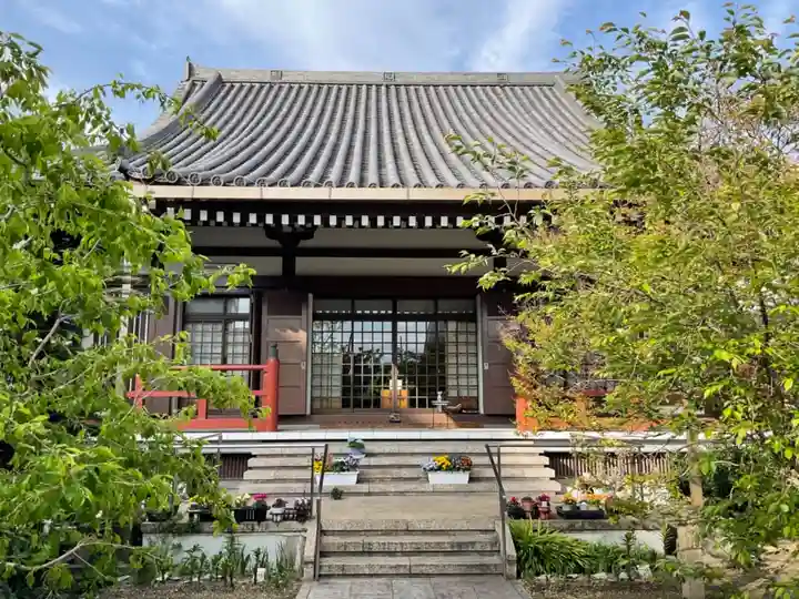 正覚寺の本殿・本堂