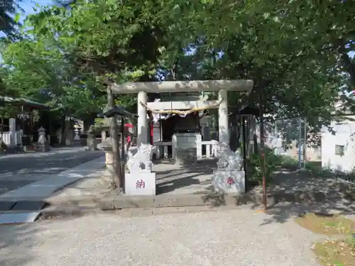 （芝生）浅間神社の鳥居