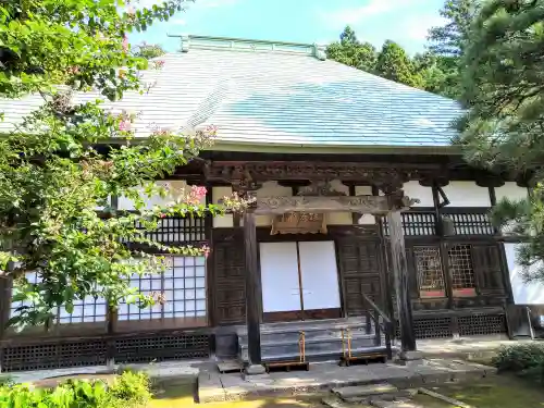 石行寺の本殿・本堂