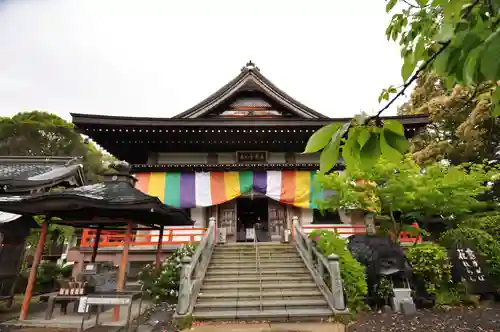 八坂寺の本殿・本堂