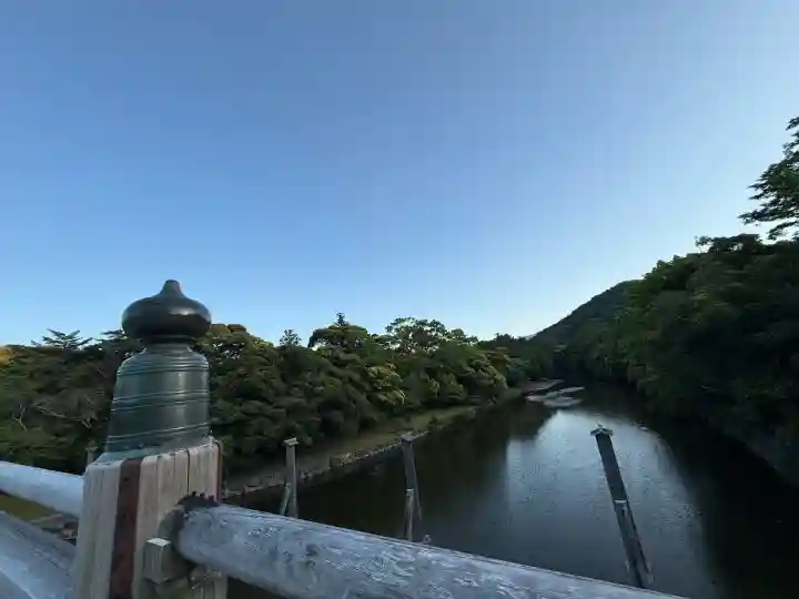 伊勢神宮内宮(皇大神宮)の{uncategorized: "未分類", other: "その他", undefined: "問題あり", building: "その他建物", grave: "お墓", sacred_gate: "鳥居", guardian: "狛犬", statue: "像", buddha: "仏像", history: "歴史", nature: "自然", garden: "庭園", animal: "動物", pagoda: "塔", temizu: "手水舎", mountain_gate: "山門・神門", sanctuary: "本殿・本堂", subordinate: "末社・摂社", art: "芸術", scenery: "景色", jizo: "地蔵", ema: "絵馬", goshuin: "御朱印", omikuji: "おみくじ", items: "授与品その他", amulet: "お守り", goshuincho: "御朱印帳", eats: "食事", festival: "お祭り", votive_dance: "神楽", shichigosan: "七五三参", wedding: "結婚式", experience: "体験その他", initially: "初詣", around: "周辺", anti_infection: "感染症対策"}