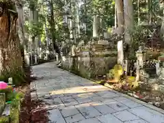 高野山金剛峯寺奥の院の建物その他