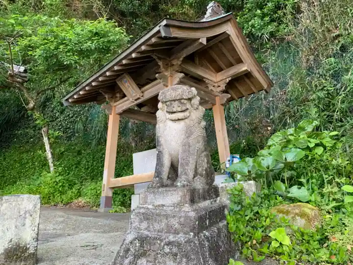 神明神社の狛犬