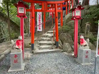 天開稲荷社の{uncategorized: "未分類", other: "その他", undefined: "問題あり", building: "その他建物", grave: "お墓", sacred_gate: "鳥居", guardian: "狛犬", statue: "像", buddha: "仏像", history: "歴史", nature: "自然", garden: "庭園", animal: "動物", pagoda: "塔", temizu: "手水舎", mountain_gate: "山門・神門", sanctuary: "本殿・本堂", subordinate: "末社・摂社", art: "芸術", scenery: "景色", jizo: "地蔵", ema: "絵馬", goshuin: "御朱印", omikuji: "おみくじ", items: "授与品その他", amulet: "お守り", goshuincho: "御朱印帳", eats: "食事", festival: "お祭り", votive_dance: "神楽", shichigosan: "七五三参", wedding: "結婚式", experience: "体験その他", initially: "初詣", around: "周辺", anti_infection: "感染症対策"}