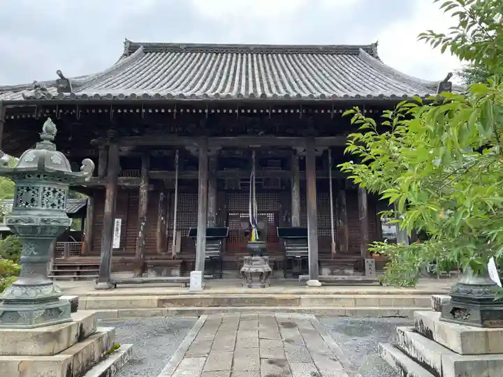 穴太寺の本殿・本堂