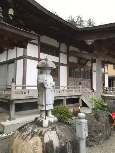 林照寺の像