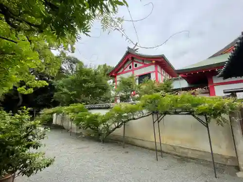 奈加美神社の庭園