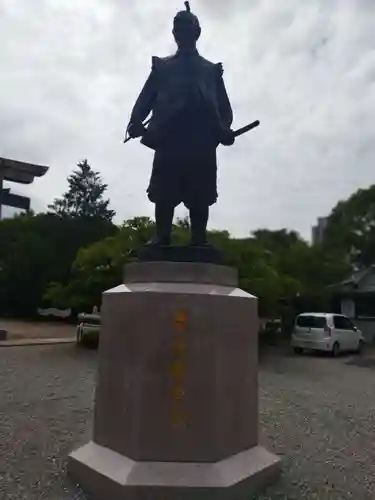 豊國神社の像