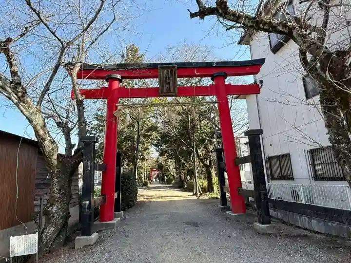 日根神社の{uncategorized: "未分類", other: "その他", undefined: "問題あり", building: "その他建物", grave: "お墓", sacred_gate: "鳥居", guardian: "狛犬", statue: "像", buddha: "仏像", history: "歴史", nature: "自然", garden: "庭園", animal: "動物", pagoda: "塔", temizu: "手水舎", mountain_gate: "山門・神門", sanctuary: "本殿・本堂", subordinate: "末社・摂社", art: "芸術", scenery: "景色", jizo: "地蔵", ema: "絵馬", goshuin: "御朱印", omikuji: "おみくじ", items: "授与品その他", amulet: "お守り", goshuincho: "御朱印帳", eats: "食事", festival: "お祭り", votive_dance: "神楽", shichigosan: "七五三参", wedding: "結婚式", experience: "体験その他", initially: "初詣", around: "周辺", anti_infection: "感染症対策"}