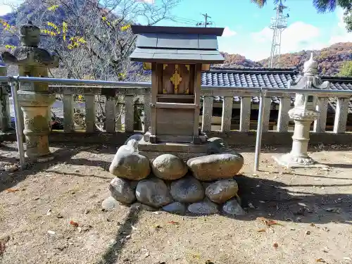 栗栖神社の末社・摂社