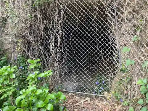 岩窟不動尊（巌窟不動尊／窟堂不動尊／窟堂／岩屋堂）の本殿・本堂