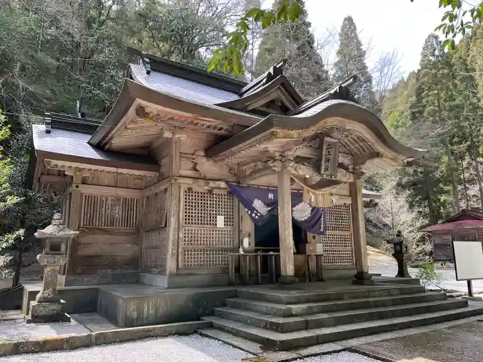 二上神社の本殿