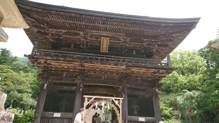 筑波山神社の山門・神門