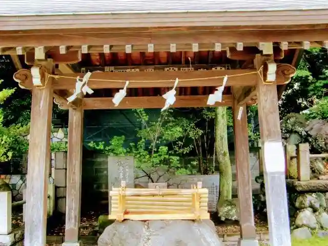 東神奈川熊野神社の手水舎