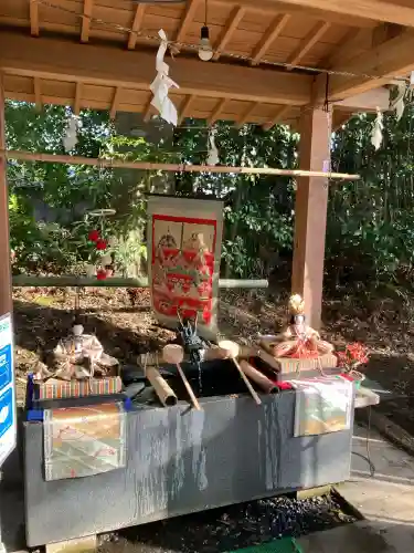下野 星宮神社の{uncategorized: "未分類", other: "その他", undefined: "問題あり", building: "その他建物", grave: "お墓", sacred_gate: "鳥居", guardian: "狛犬", statue: "像", buddha: "仏像", history: "歴史", nature: "自然", garden: "庭園", animal: "動物", pagoda: "塔", temizu: "手水舎", mountain_gate: "山門・神門", sanctuary: "本殿・本堂", subordinate: "末社・摂社", art: "芸術", scenery: "景色", jizo: "地蔵", ema: "絵馬", goshuin: "御朱印", omikuji: "おみくじ", items: "授与品その他", amulet: "お守り", goshuincho: "御朱印帳", eats: "食事", festival: "お祭り", votive_dance: "神楽", shichigosan: "七五三参", wedding: "結婚式", experience: "体験その他", initially: "初詣", around: "周辺", anti_infection: "感染症対策"}