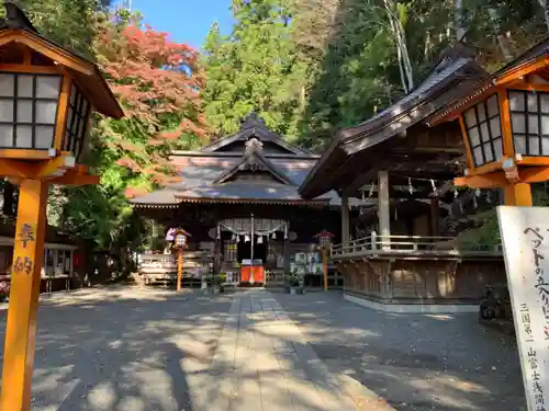 新倉富士浅間神社の本殿