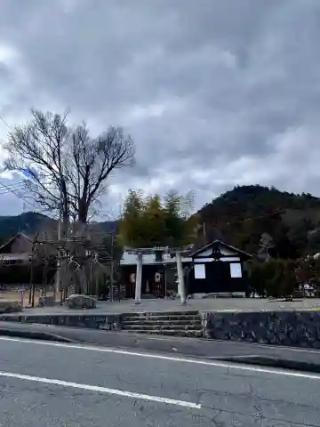 流護因神社の{uncategorized: "未分類", other: "その他", undefined: "問題あり", building: "その他建物", grave: "お墓", sacred_gate: "鳥居", guardian: "狛犬", statue: "像", buddha: "仏像", history: "歴史", nature: "自然", garden: "庭園", animal: "動物", pagoda: "塔", temizu: "手水舎", mountain_gate: "山門・神門", sanctuary: "本殿・本堂", subordinate: "末社・摂社", art: "芸術", scenery: "景色", jizo: "地蔵", ema: "絵馬", goshuin: "御朱印", omikuji: "おみくじ", items: "授与品その他", amulet: "お守り", goshuincho: "御朱印帳", eats: "食事", festival: "お祭り", votive_dance: "神楽", shichigosan: "七五三参", wedding: "結婚式", experience: "体験その他", initially: "初詣", around: "周辺", anti_infection: "感染症対策"}