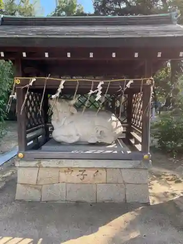 屯倉神社の像