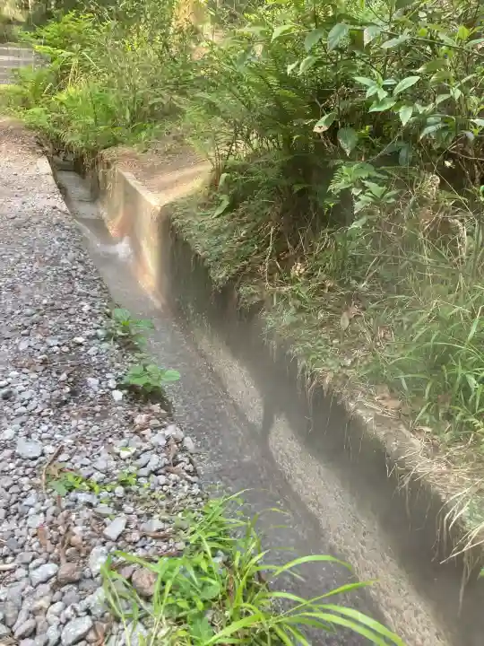 霧島神宮の{uncategorized: "未分類", other: "その他", undefined: "問題あり", building: "その他建物", grave: "お墓", sacred_gate: "鳥居", guardian: "狛犬", statue: "像", buddha: "仏像", history: "歴史", nature: "自然", garden: "庭園", animal: "動物", pagoda: "塔", temizu: "手水舎", mountain_gate: "山門・神門", sanctuary: "本殿・本堂", subordinate: "末社・摂社", art: "芸術", scenery: "景色", jizo: "地蔵", ema: "絵馬", goshuin: "御朱印", omikuji: "おみくじ", items: "授与品その他", amulet: "お守り", goshuincho: "御朱印帳", eats: "食事", festival: "お祭り", votive_dance: "神楽", shichigosan: "七五三参", wedding: "結婚式", experience: "体験その他", initially: "初詣", around: "周辺", anti_infection: "感染症対策"}