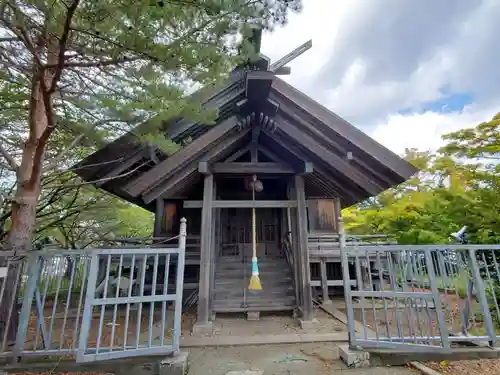 高島稲荷神社の本殿