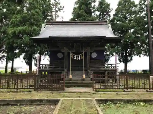 三輪神社の本殿