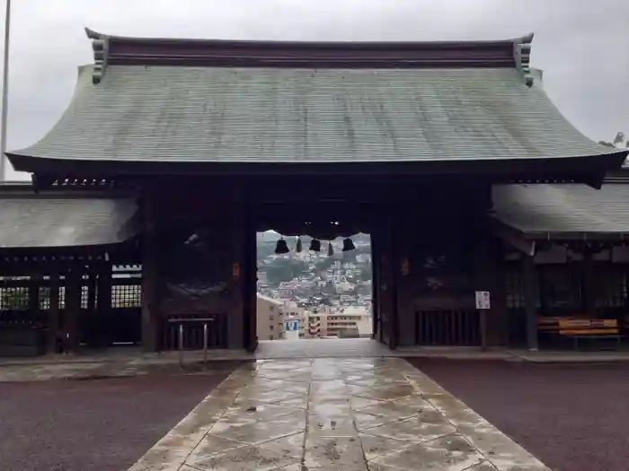 鎮西大社諏訪神社の山門