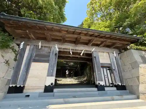 久能山東照宮の{uncategorized: "未分類", other: "その他", undefined: "問題あり", building: "その他建物", grave: "お墓", sacred_gate: "鳥居", guardian: "狛犬", statue: "像", buddha: "仏像", history: "歴史", nature: "自然", garden: "庭園", animal: "動物", pagoda: "塔", temizu: "手水舎", mountain_gate: "山門・神門", sanctuary: "本殿・本堂", subordinate: "末社・摂社", art: "芸術", scenery: "景色", jizo: "地蔵", ema: "絵馬", goshuin: "御朱印", omikuji: "おみくじ", items: "授与品その他", amulet: "お守り", goshuincho: "御朱印帳", eats: "食事", festival: "お祭り", votive_dance: "神楽", shichigosan: "七五三参", wedding: "結婚式", experience: "体験その他", initially: "初詣", around: "周辺", anti_infection: "感染症対策"}