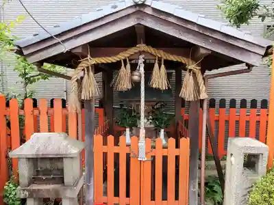 松明殿稲荷神社の末社・摂社