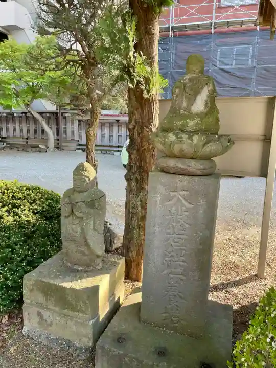 徳林寺の{uncategorized: "未分類", other: "その他", undefined: "問題あり", building: "その他建物", grave: "お墓", sacred_gate: "鳥居", guardian: "狛犬", statue: "像", buddha: "仏像", history: "歴史", nature: "自然", garden: "庭園", animal: "動物", pagoda: "塔", temizu: "手水舎", mountain_gate: "山門・神門", sanctuary: "本殿・本堂", subordinate: "末社・摂社", art: "芸術", scenery: "景色", jizo: "地蔵", ema: "絵馬", goshuin: "御朱印", omikuji: "おみくじ", items: "授与品その他", amulet: "お守り", goshuincho: "御朱印帳", eats: "食事", festival: "お祭り", votive_dance: "神楽", shichigosan: "七五三参", wedding: "結婚式", experience: "体験その他", initially: "初詣", around: "周辺", anti_infection: "感染症対策"}