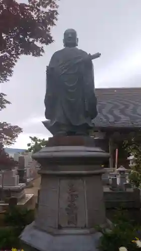 法華寺の像