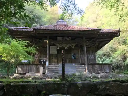 霊光寺の本殿・本堂