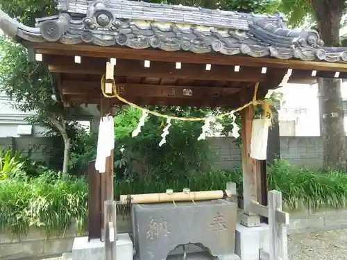 竹塚神社の手水舎