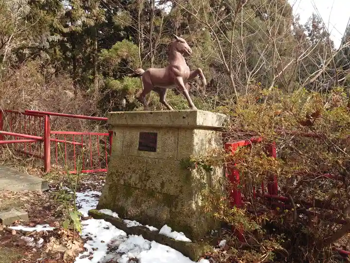 太白山生出森八幡神社(岳宮)の狛犬