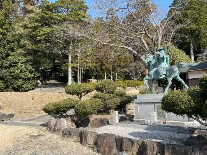安吉神社の{uncategorized: "未分類", other: "その他", undefined: "問題あり", building: "その他建物", grave: "お墓", sacred_gate: "鳥居", guardian: "狛犬", statue: "像", buddha: "仏像", history: "歴史", nature: "自然", garden: "庭園", animal: "動物", pagoda: "塔", temizu: "手水舎", mountain_gate: "山門・神門", sanctuary: "本殿・本堂", subordinate: "末社・摂社", art: "芸術", scenery: "景色", jizo: "地蔵", ema: "絵馬", goshuin: "御朱印", omikuji: "おみくじ", items: "授与品その他", amulet: "お守り", goshuincho: "御朱印帳", eats: "食事", festival: "お祭り", votive_dance: "神楽", shichigosan: "七五三参", wedding: "結婚式", experience: "体験その他", initially: "初詣", around: "周辺", anti_infection: "感染症対策"}