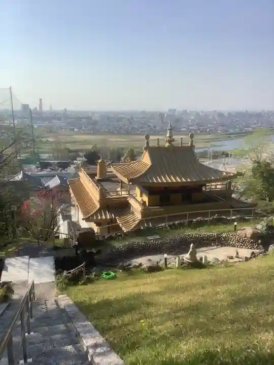 チベット仏教寺院強巴林(チャンバリン)の本殿・本堂