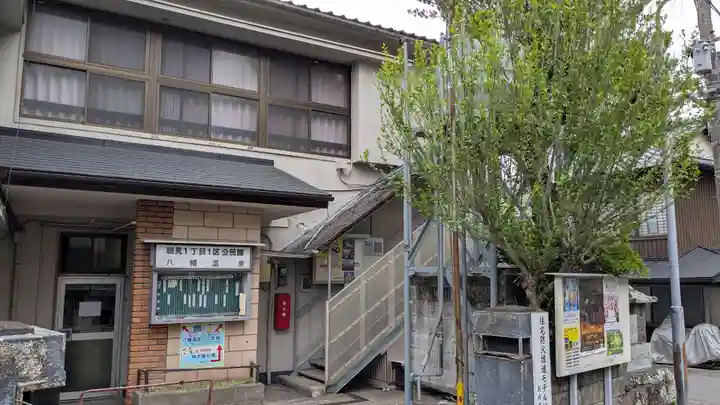 八幡朝見神社の周辺