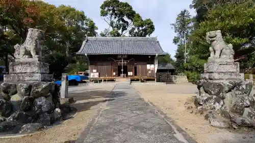 賀久留神社の狛犬