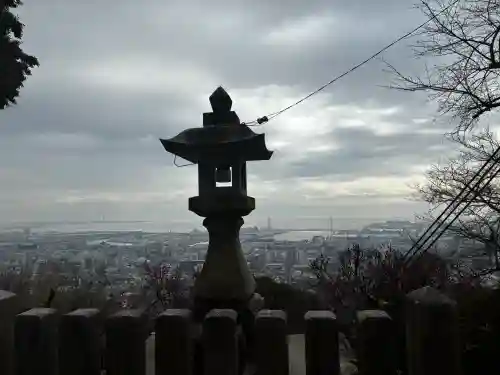 保久良神社の{uncategorized: "未分類", other: "その他", undefined: "問題あり", building: "その他建物", grave: "お墓", sacred_gate: "鳥居", guardian: "狛犬", statue: "像", buddha: "仏像", history: "歴史", nature: "自然", garden: "庭園", animal: "動物", pagoda: "塔", temizu: "手水舎", mountain_gate: "山門・神門", sanctuary: "本殿・本堂", subordinate: "末社・摂社", art: "芸術", scenery: "景色", jizo: "地蔵", ema: "絵馬", goshuin: "御朱印", omikuji: "おみくじ", items: "授与品その他", amulet: "お守り", goshuincho: "御朱印帳", eats: "食事", festival: "お祭り", votive_dance: "神楽", shichigosan: "七五三参", wedding: "結婚式", experience: "体験その他", initially: "初詣", around: "周辺", anti_infection: "感染症対策"}