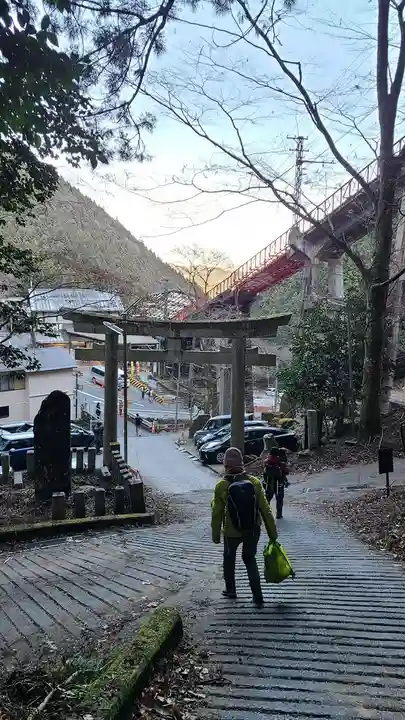 武蔵御嶽神社の鳥居