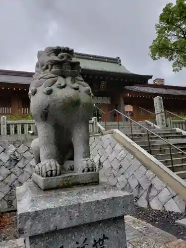 岡田神社の狛犬