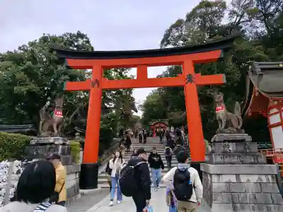 伏見稲荷大社の{uncategorized: "未分類", other: "その他", undefined: "問題あり", building: "その他建物", grave: "お墓", sacred_gate: "鳥居", guardian: "狛犬", statue: "像", buddha: "仏像", history: "歴史", nature: "自然", garden: "庭園", animal: "動物", pagoda: "塔", temizu: "手水舎", mountain_gate: "山門・神門", sanctuary: "本殿・本堂", subordinate: "末社・摂社", art: "芸術", scenery: "景色", jizo: "地蔵", ema: "絵馬", goshuin: "御朱印", omikuji: "おみくじ", items: "授与品その他", amulet: "お守り", goshuincho: "御朱印帳", eats: "食事", festival: "お祭り", votive_dance: "神楽", shichigosan: "七五三参", wedding: "結婚式", experience: "体験その他", initially: "初詣", around: "周辺", anti_infection: "感染症対策"}