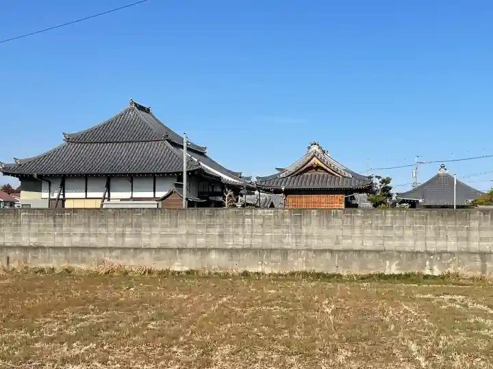 浄泉寺の{uncategorized: "未分類", other: "その他", undefined: "問題あり", building: "その他建物", grave: "お墓", sacred_gate: "鳥居", guardian: "狛犬", statue: "像", buddha: "仏像", history: "歴史", nature: "自然", garden: "庭園", animal: "動物", pagoda: "塔", temizu: "手水舎", mountain_gate: "山門・神門", sanctuary: "本殿・本堂", subordinate: "末社・摂社", art: "芸術", scenery: "景色", jizo: "地蔵", ema: "絵馬", goshuin: "御朱印", omikuji: "おみくじ", items: "授与品その他", amulet: "お守り", goshuincho: "御朱印帳", eats: "食事", festival: "お祭り", votive_dance: "神楽", shichigosan: "七五三参", wedding: "結婚式", experience: "体験その他", initially: "初詣", around: "周辺", anti_infection: "感染症対策"}