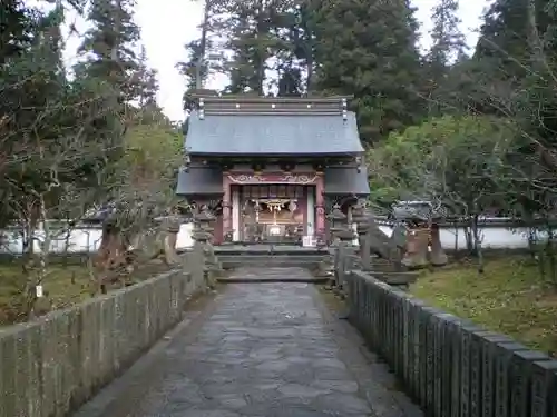 宇奈岐日女神社の本殿