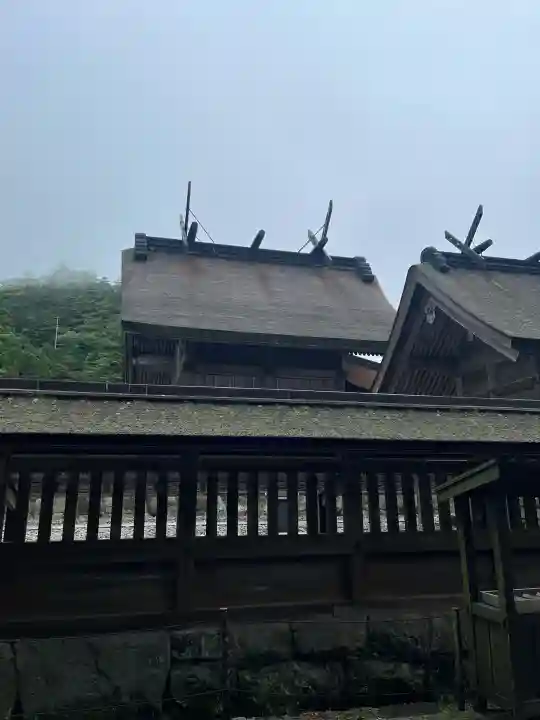 出雲大社の{uncategorized: "未分類", other: "その他", undefined: "問題あり", building: "その他建物", grave: "お墓", sacred_gate: "鳥居", guardian: "狛犬", statue: "像", buddha: "仏像", history: "歴史", nature: "自然", garden: "庭園", animal: "動物", pagoda: "塔", temizu: "手水舎", mountain_gate: "山門・神門", sanctuary: "本殿・本堂", subordinate: "末社・摂社", art: "芸術", scenery: "景色", jizo: "地蔵", ema: "絵馬", goshuin: "御朱印", omikuji: "おみくじ", items: "授与品その他", amulet: "お守り", goshuincho: "御朱印帳", eats: "食事", festival: "お祭り", votive_dance: "神楽", shichigosan: "七五三参", wedding: "結婚式", experience: "体験その他", initially: "初詣", around: "周辺", anti_infection: "感染症対策"}
