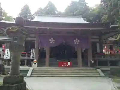 日石寺の本殿・本堂